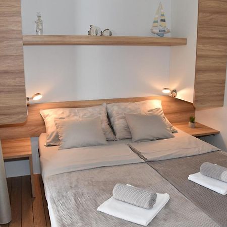 Mobile Home Starfish IV Camp Biograd Biograd Na Moru Eksteriør billede