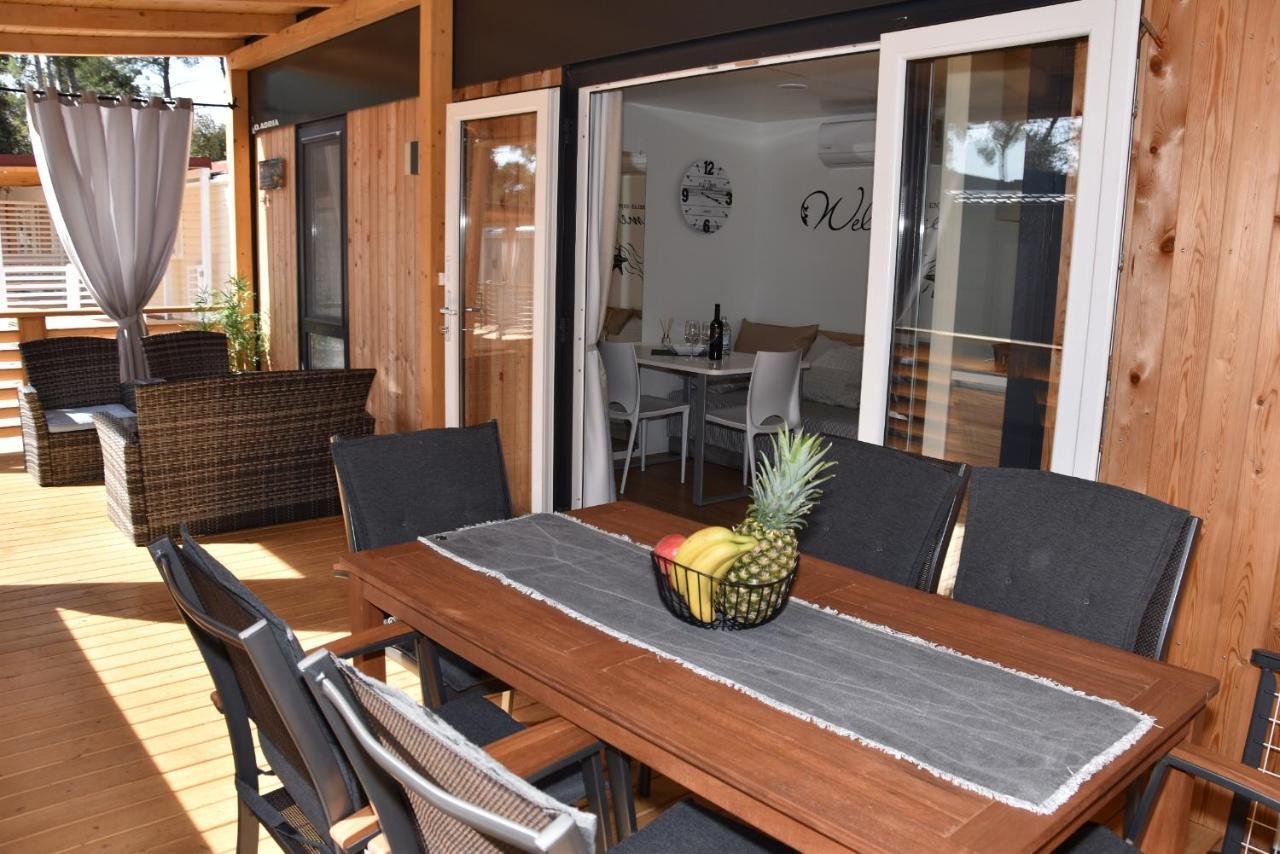 Mobile Home Starfish IV Camp Biograd Biograd Na Moru Eksteriør billede