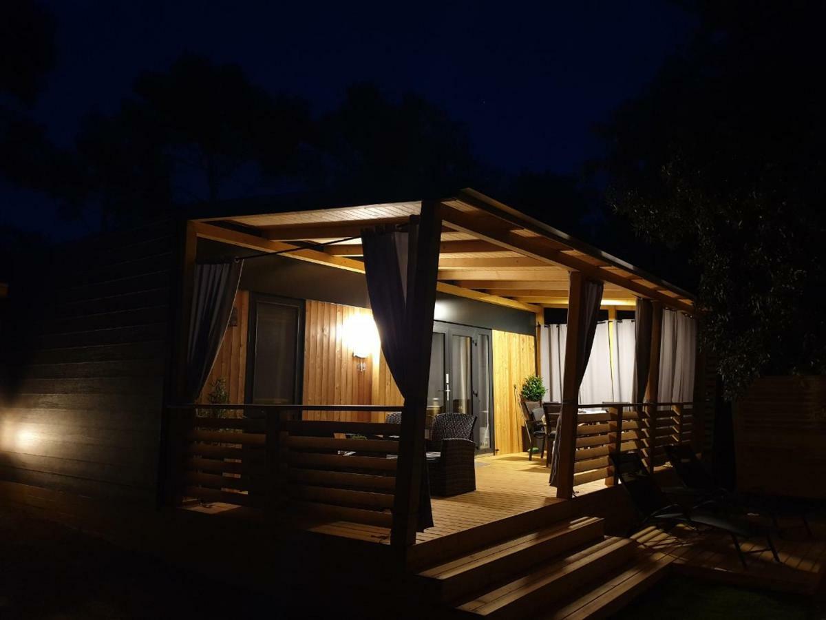 Mobile Home Starfish IV Camp Biograd Biograd Na Moru Eksteriør billede