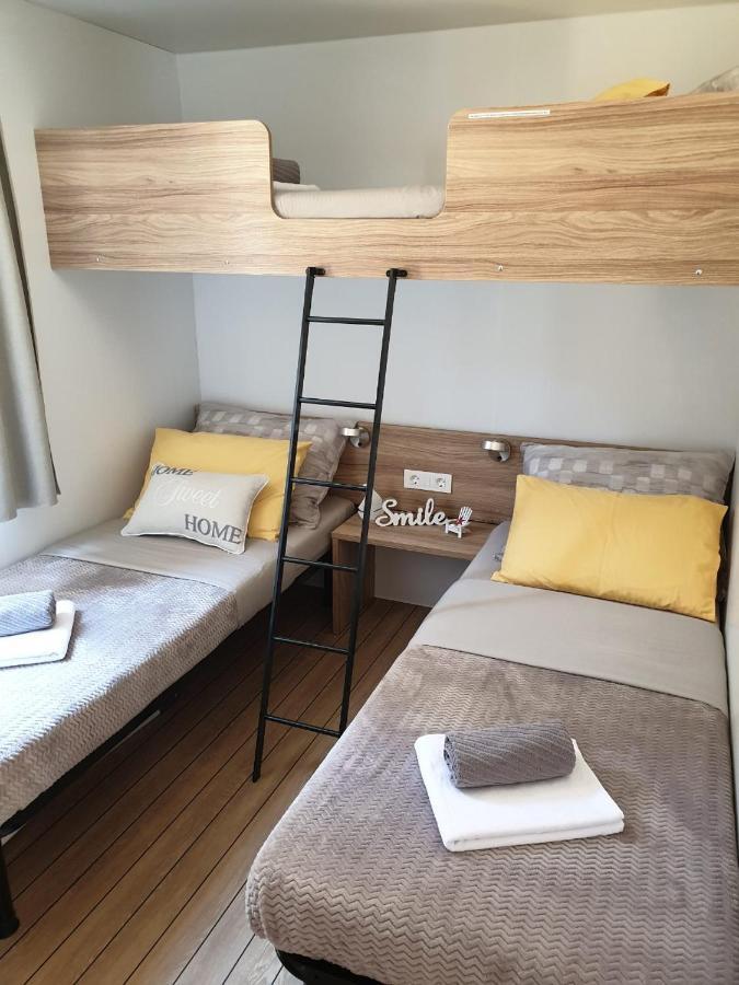 Mobile Home Starfish IV Camp Biograd Biograd Na Moru Eksteriør billede